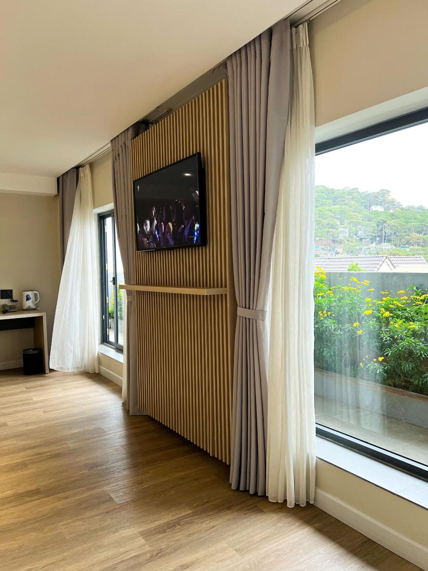 เดอะ ลุกซ์ โฮเต็ล ดาลัต Hotel ดาลัด ภายนอก รูปภาพ